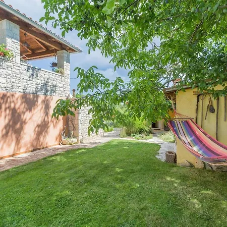 Mit Privatpool Fuer 6 Personen Ca 140 Qm In Svetvincenat, Istrien Binnenland Von Istrien * Pula